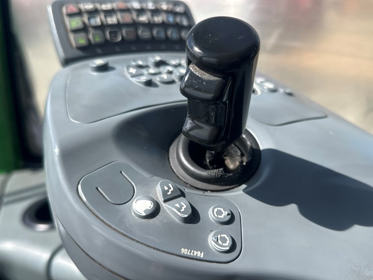 deere-1110e-image-81