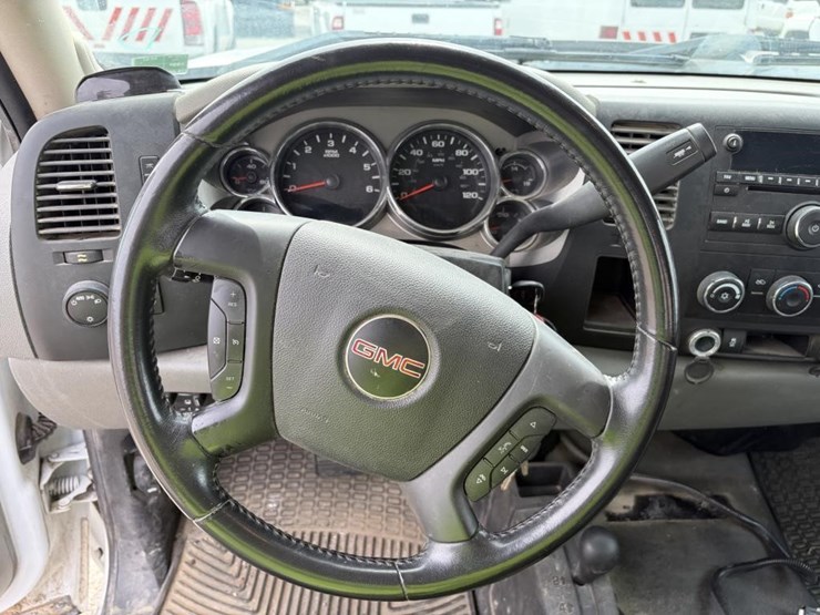 2012-gmc-sierra-2500-image-13