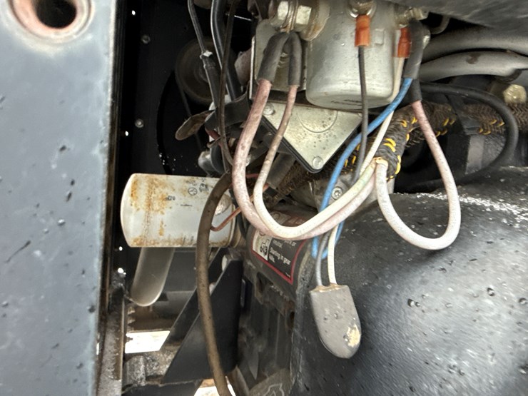 massey-ferguson-8-image-42