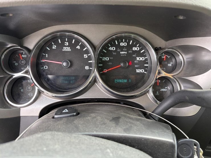 2012-gmc-sierra-2500-image-17