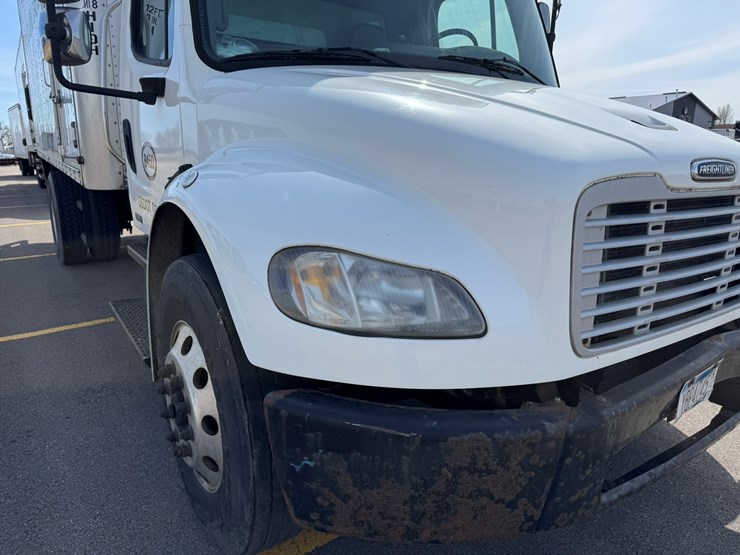 #2160-•-2006-freightliner-business-class-m2-box-truck-image-14