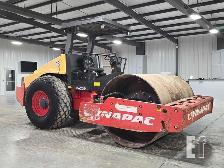 2011-dynapac-ca250d-ii-image-2