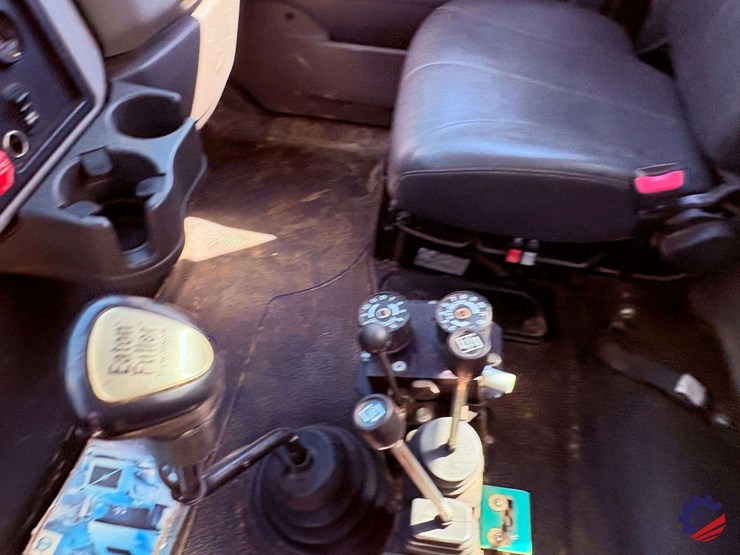 2007-international-7400-image-51