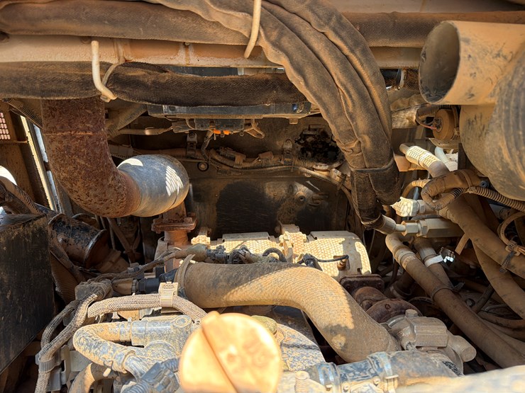 2016-takeuchi-tl10v2-image-70