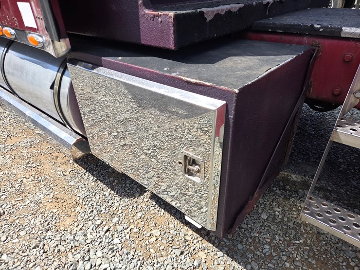 2006-kenworth-w900-image-24