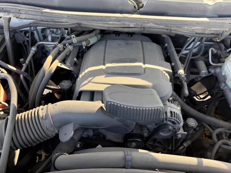 2013-chevrolet-2500-image-21