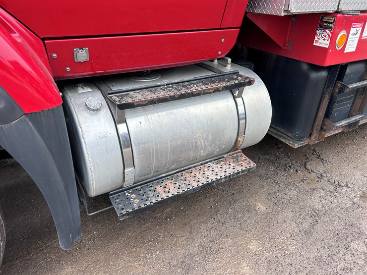 #1690-•-2013-international-7500-6x4-hydro-excavation-truck-image-13