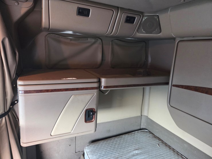 2005-caterpillar-c13-image-58