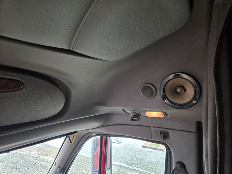 2007-peterbilt-387-image-91