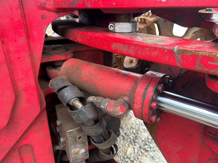 massey-ferguson-8-image-30