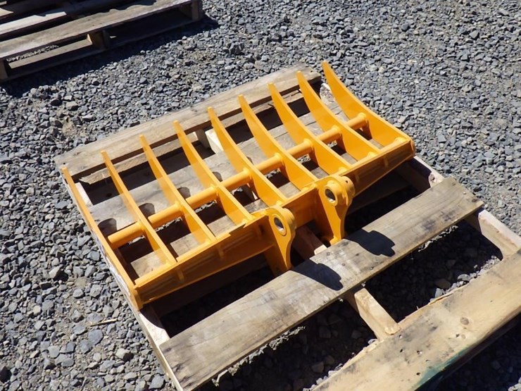 caterpillar-303-image-2