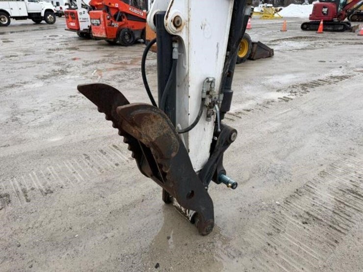 2019-bobcat-e85-image-30