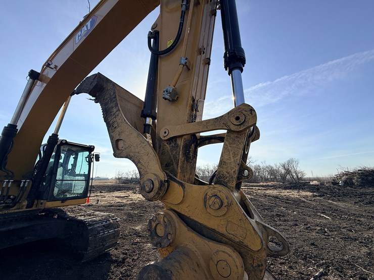 caterpillar-340-image-28