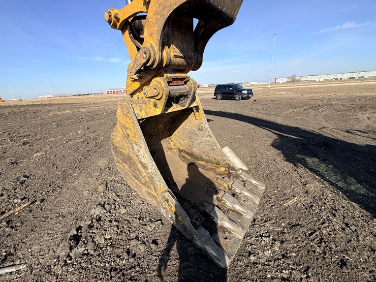 caterpillar-340-image-21