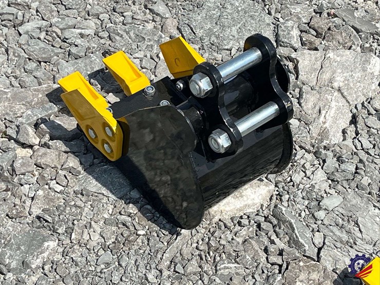 unused-2026-ce-8"-toothed-bucket-image-3