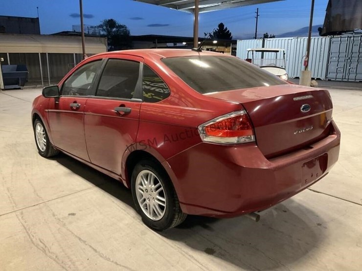 2011-ford-focus-se-sdn-image-5