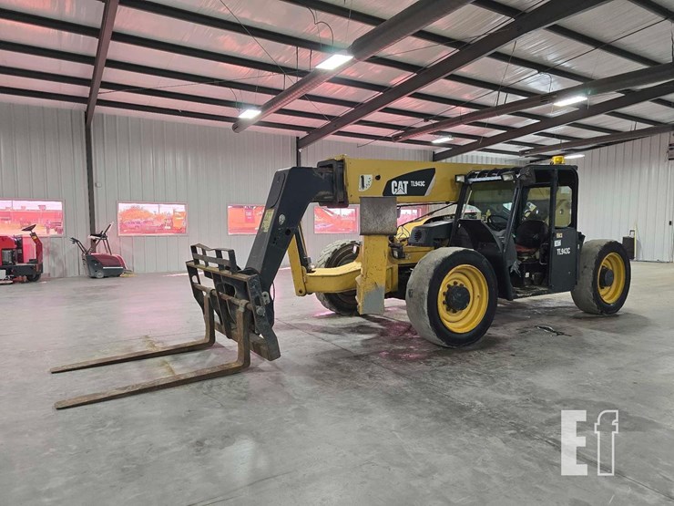 2013-caterpillar-tl943c-image-1