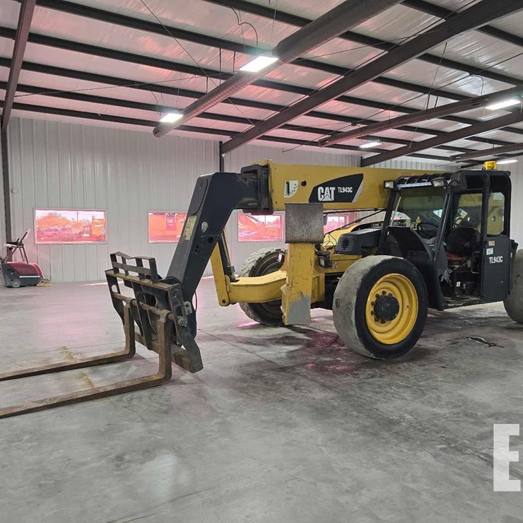 2013 CATERPILLAR TL943C