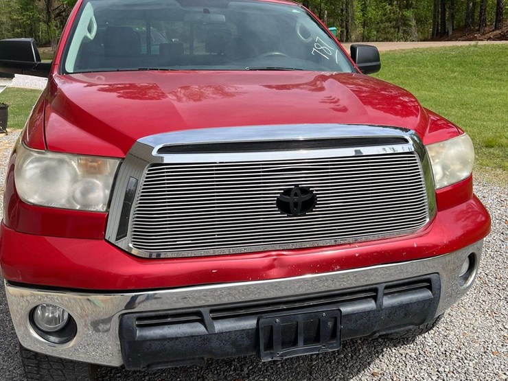 2012-toyota-tundra-image-1