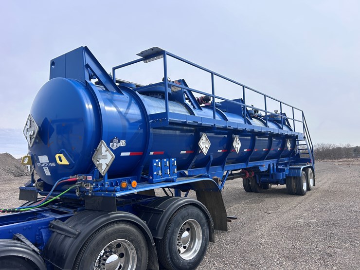 #1003-•-2017-worley-welding-works-tanker-trailer-image-1