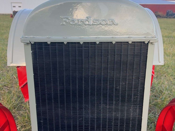 1926-fordson-tractor-image-9