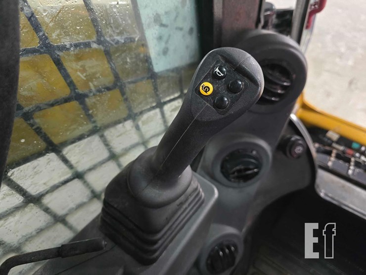 2023-caterpillar-259d3-image-16