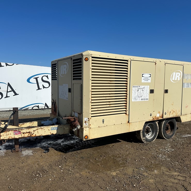 #60115 • Ingersoll-Rand 1070 Towable Air Compressor