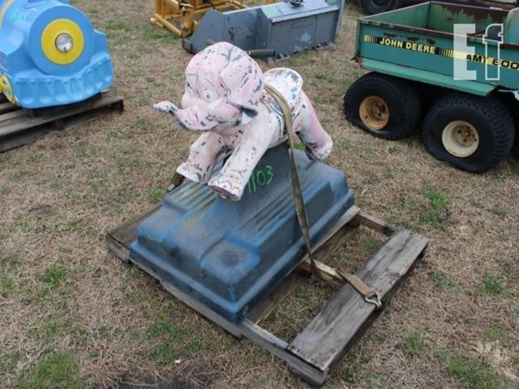 #1103-elephant-coin-op-machine-no-mechanism-needs-image-3