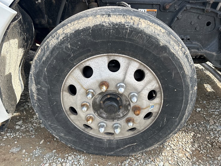 2017-kenworth-t680-image-95