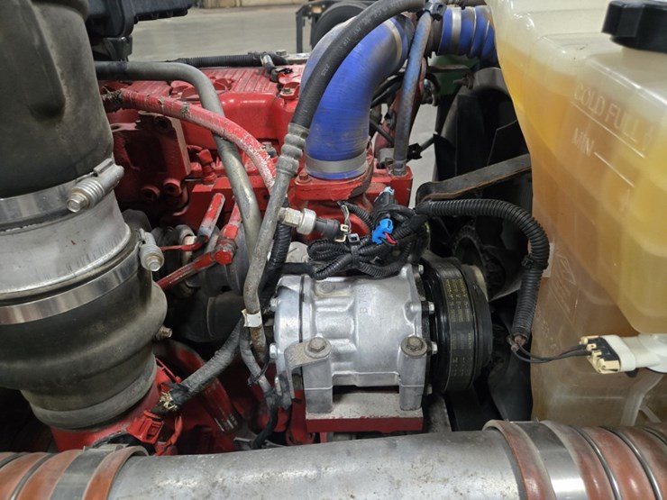 2017-kenworth-t680-image-54