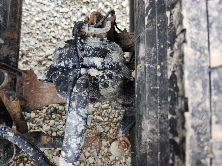 2014-massey-ferguson-8-image-39