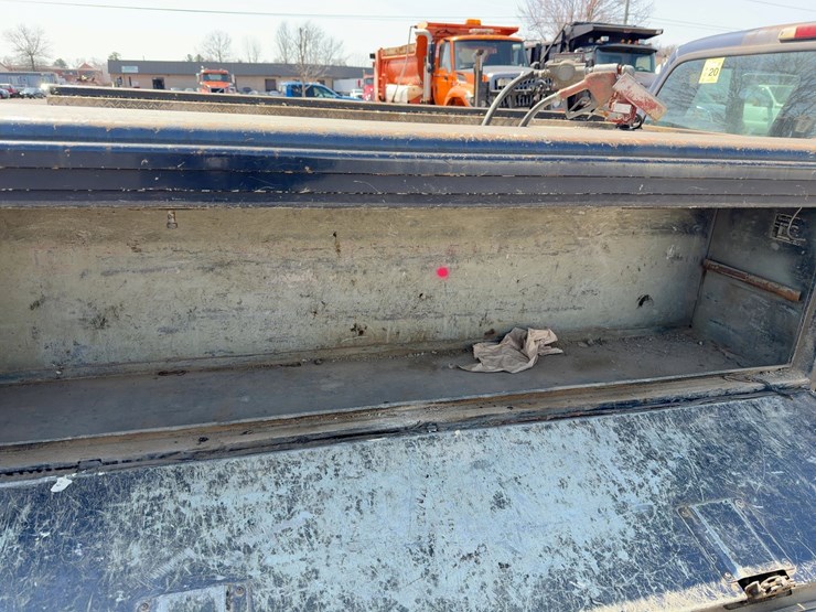 2002-ford-f350-xl-image-18