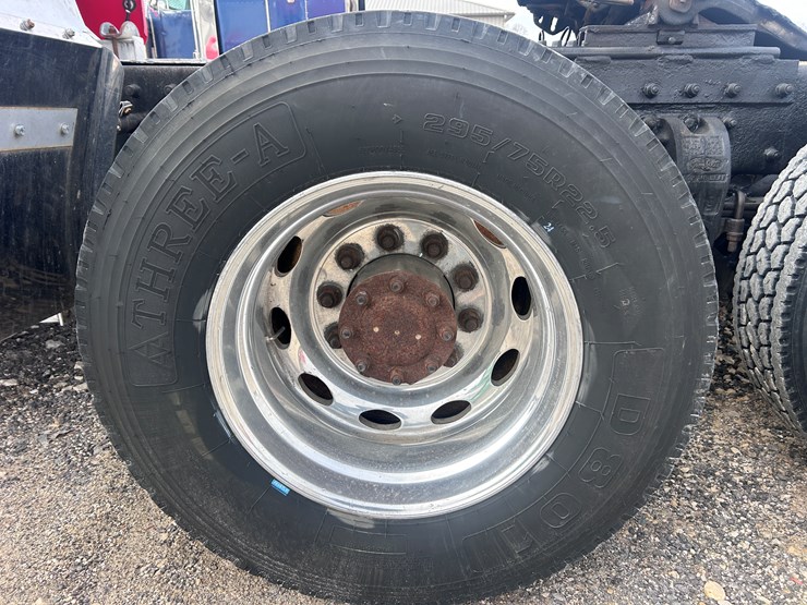 1998-peterbilt-379-image-83