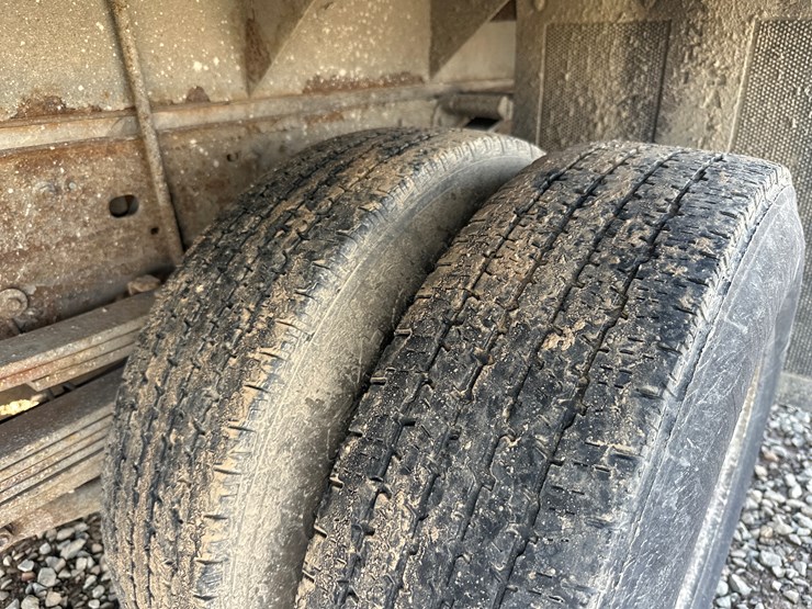 2005-gmc-3500-image-57