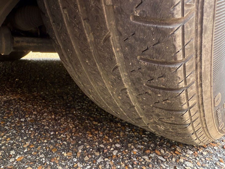 2017-ford-focus-4-door-sedan-(42,593-miles)-image-26