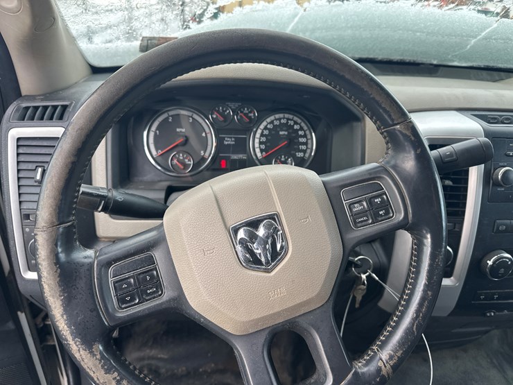 2012-massey-ferguson-8-image-43