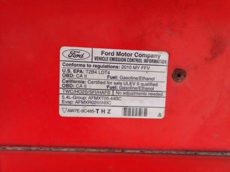 2010-ford-f150-raptor-image-27