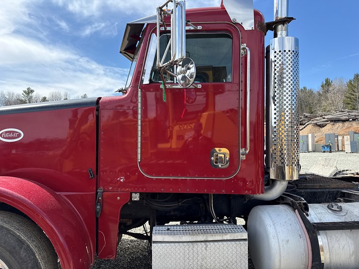 2004-peterbilt-378-image-11
