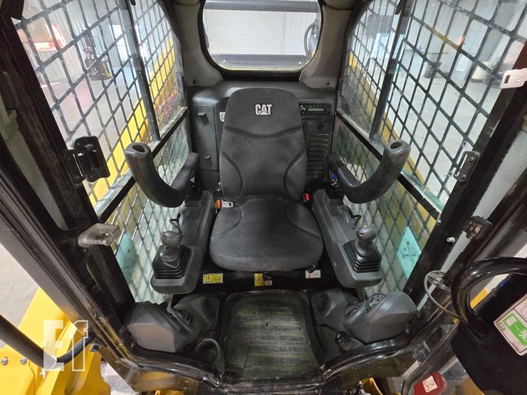 2023-caterpillar-289d3-image-14