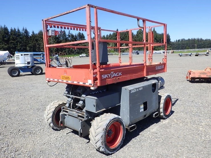 2018-skyjack-sj6826rt-image-1