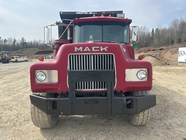 1986-mack-dm686s-image-8