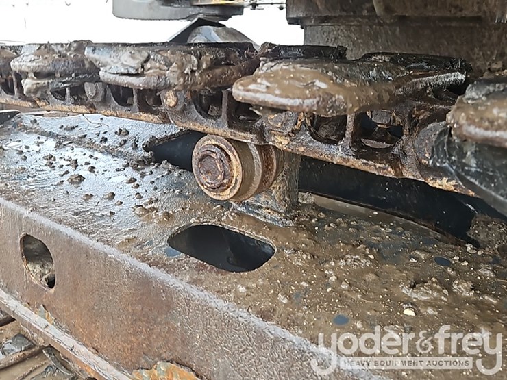 2020-deere-85g-image-24