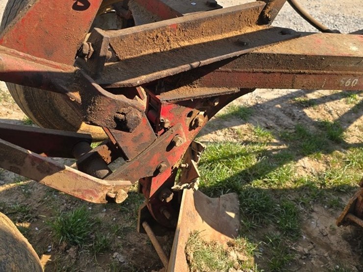 international-560-image-5