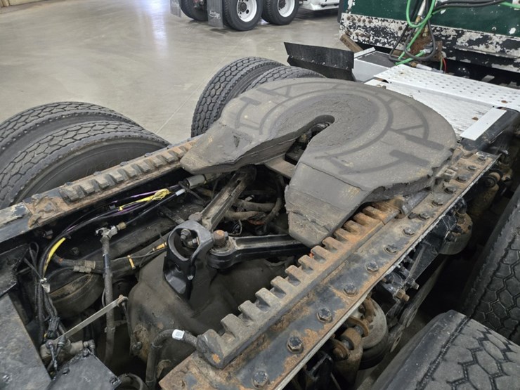 2017-kenworth-t680-image-32