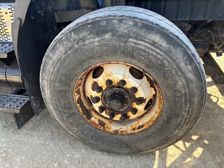 2006-international-7600-image-136