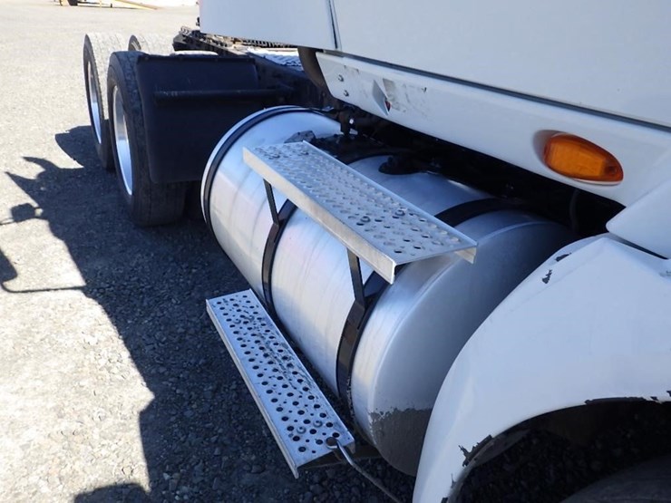 2012-international-prostar-image-16