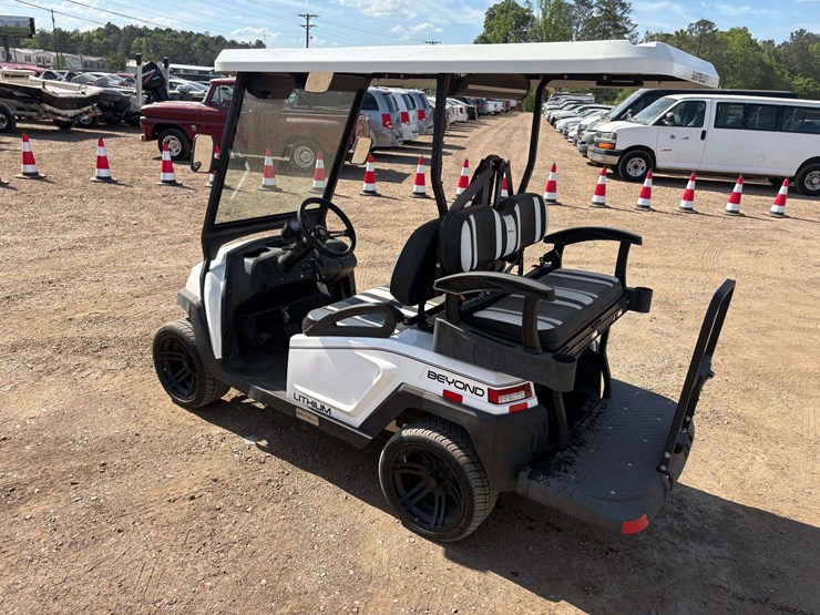 2023-bintelli-electric-golf-cart-w/-on-board-charger-(14-miles-showing)-image-2