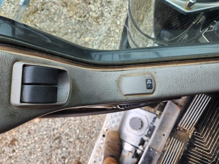 2014-kenworth-t800-image-19