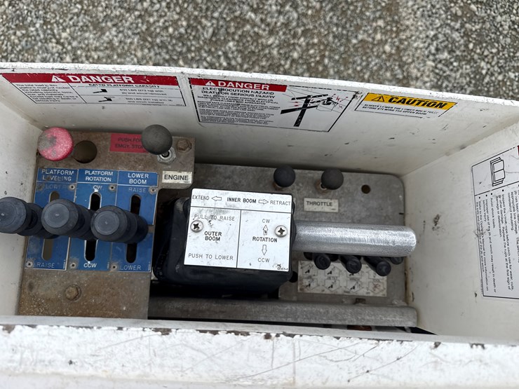 2015-ford-f550-image-43