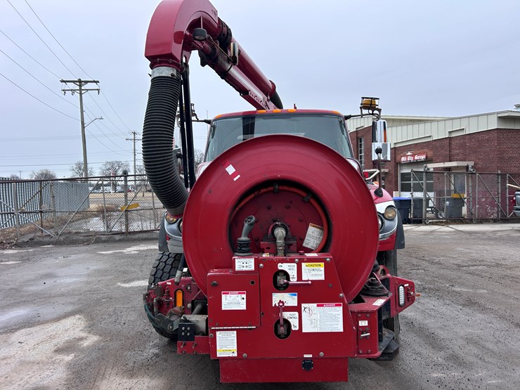 #1690-•-2013-international-7500-6x4-hydro-excavation-truck-image-8